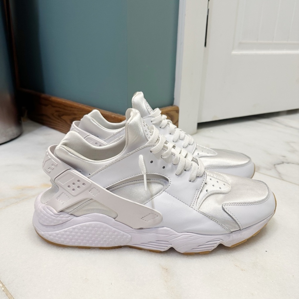 Nike Hauraches Triple white size 14